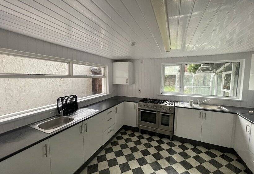 צימר OYO Queens Quarter