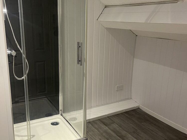 צימר OYO Queens Quarter