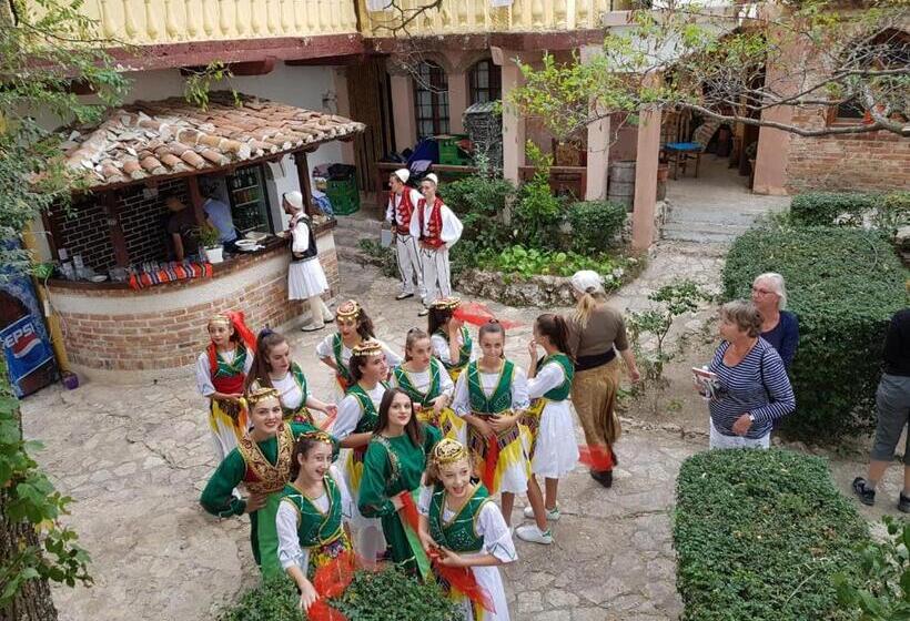 مبيت وإفطار Rooms Merlika  Inside The Castle