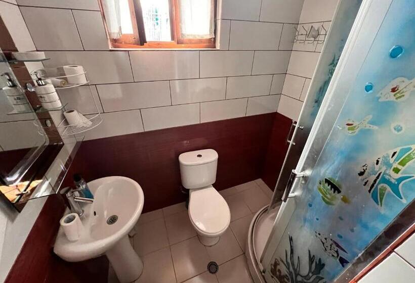 مبيت وإفطار Rooms Merlika  Inside The Castle