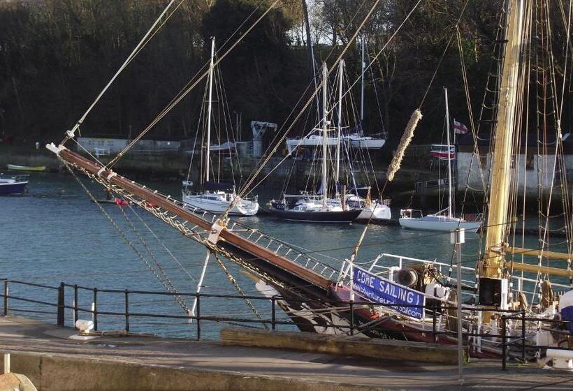 مبيت وإفطار The Anchorage