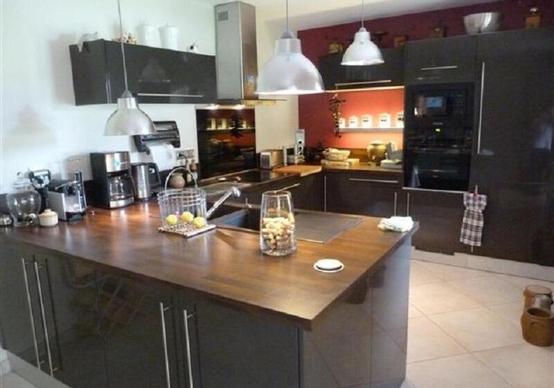 تختخواب و صبحانه Villa Alluro