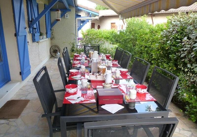 تختخواب و صبحانه Villa Alluro