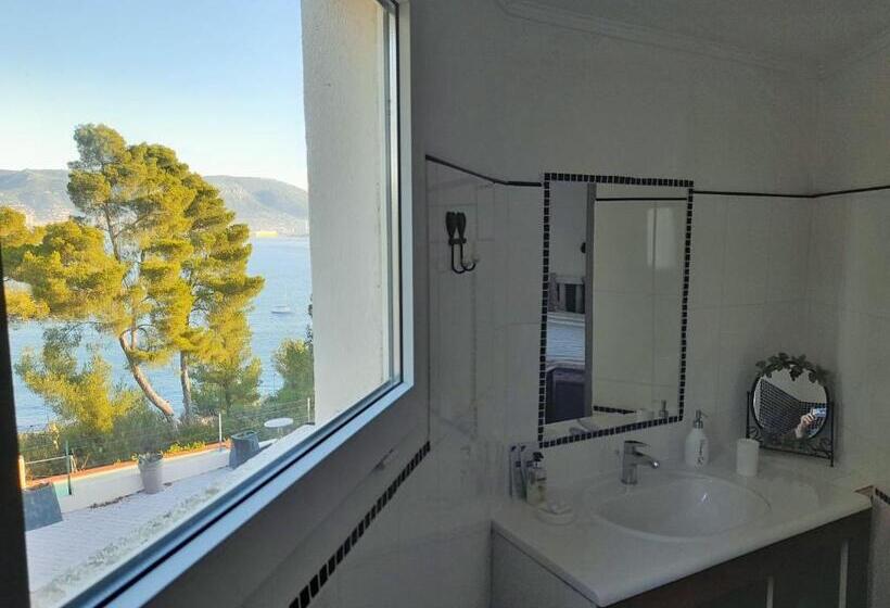 مبيت وإفطار Villa Chateau Les Terrasses, Tamaris, Vues Mer Exceptionnelles Au Calme, Mer Et Plage à 2mn à Pied
