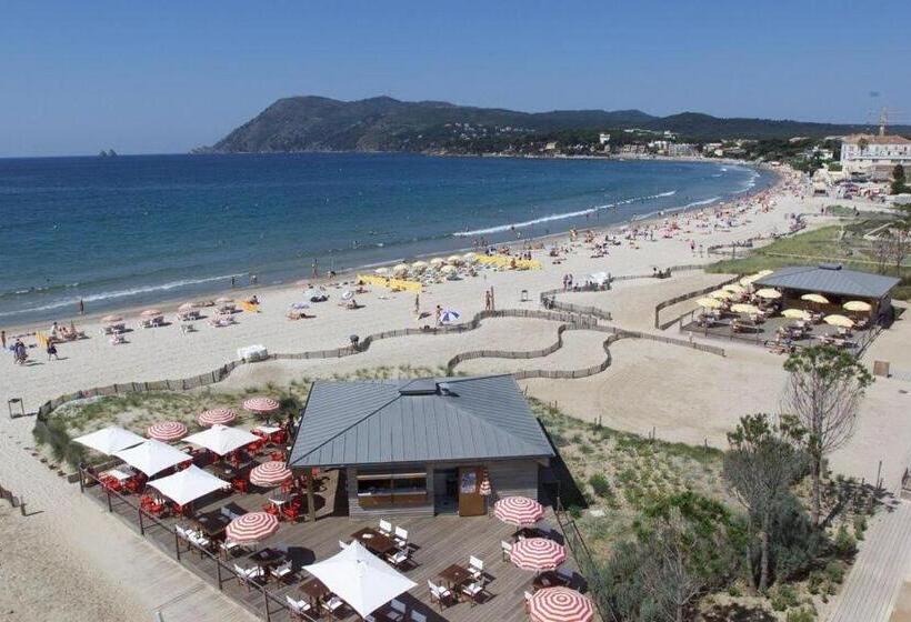 مبيت وإفطار Villa Chateau Les Terrasses, Tamaris, Vues Mer Exceptionnelles Au Calme, Mer Et Plage à 2mn à Pied