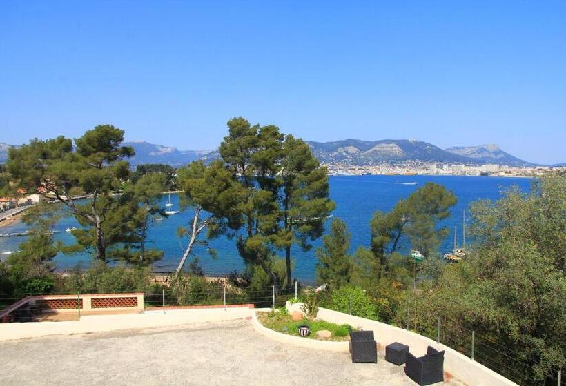 مبيت وإفطار Villa Chateau Les Terrasses, Tamaris, Vues Mer Exceptionnelles Au Calme, Mer Et Plage à 2mn à Pied