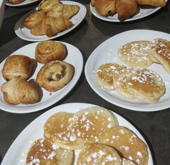 مبيت وإفطار Villa Chateau Les Terrasses, Tamaris, Vues Mer Exceptionnelles Au Calme, Mer Et Plage à 2mn à Pied