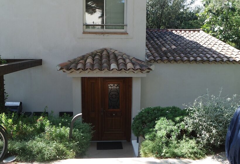 ベッドアンドブレックファースト Villa Perle De La Mer