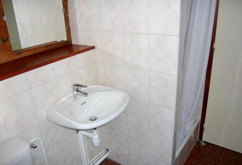 Chalet Charmant Au Tholy Avec Piscine Partagee