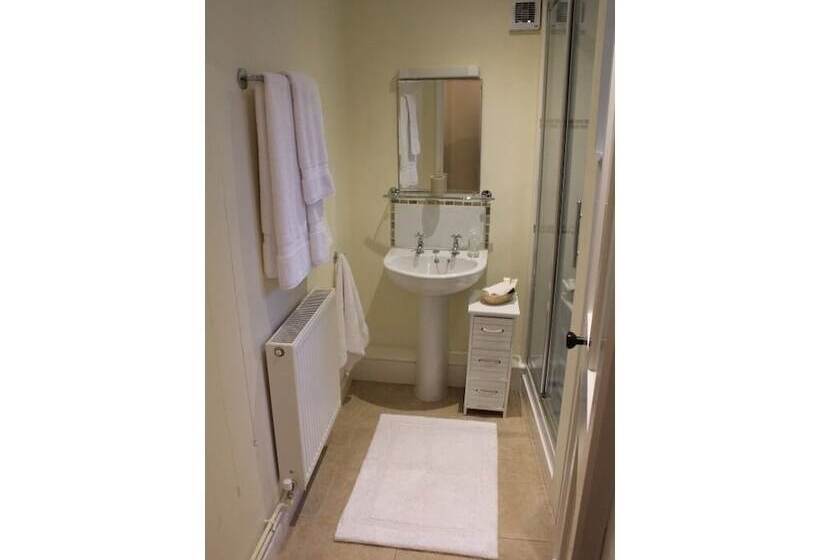 Church Farmhouse B & B