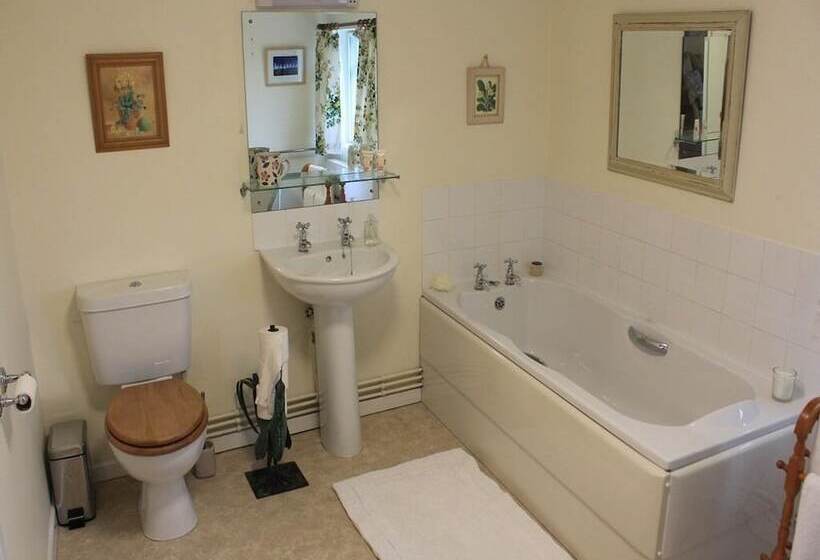 Church Farmhouse B & B