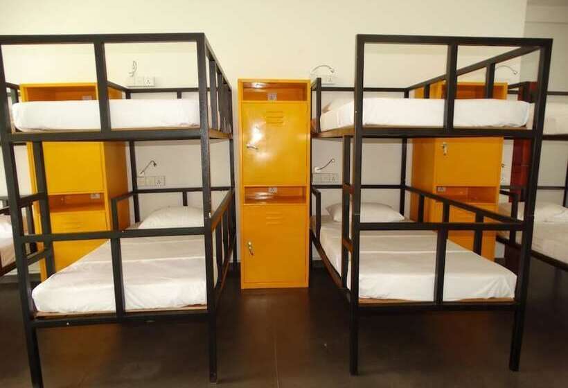 Escapade By Lvb   Hostel