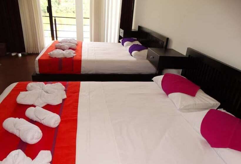 Escapade By Lvb   Hostel