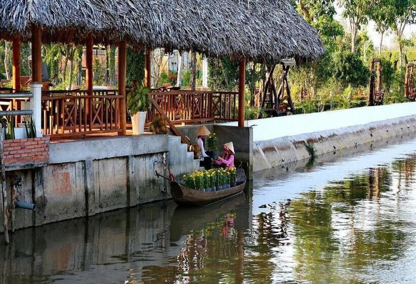 Forever Green Resort