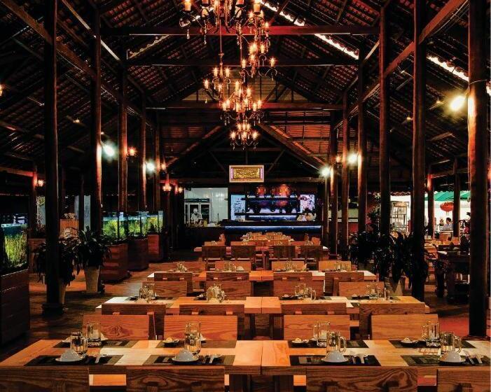 Forever Green Resort