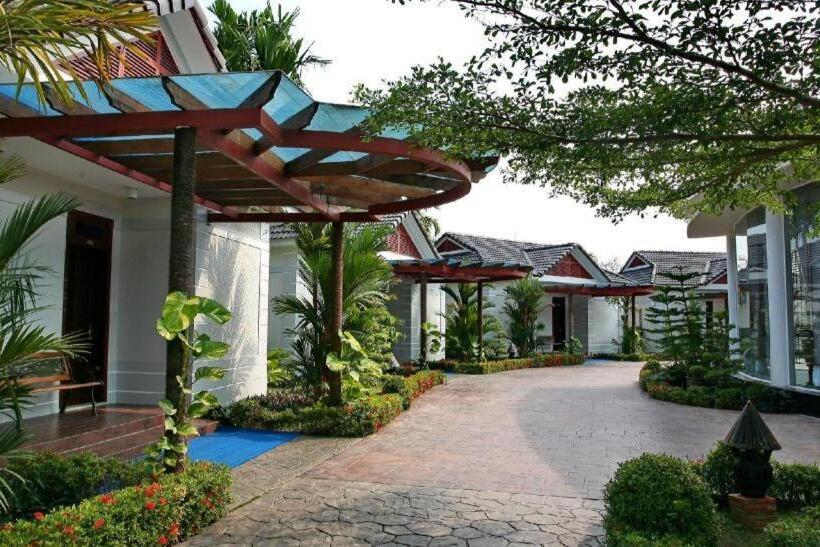 Forever Green Resort