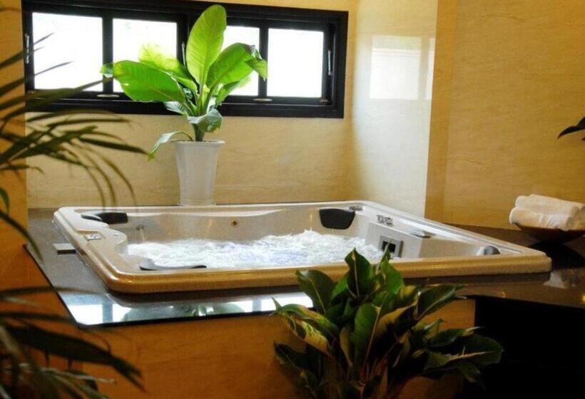 Forever Green Resort