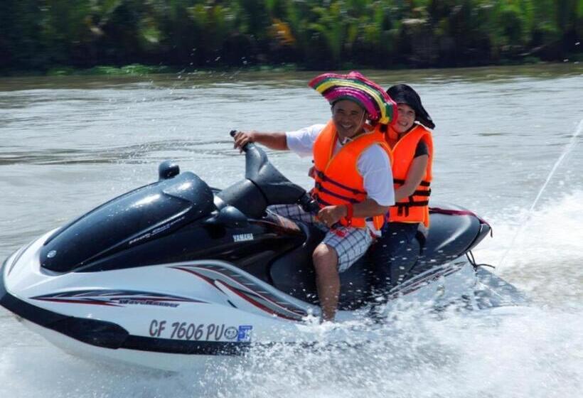 Forever Green Resort