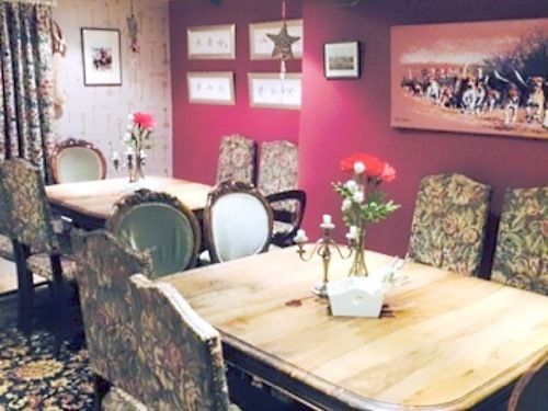 여관 The Crown & Plough