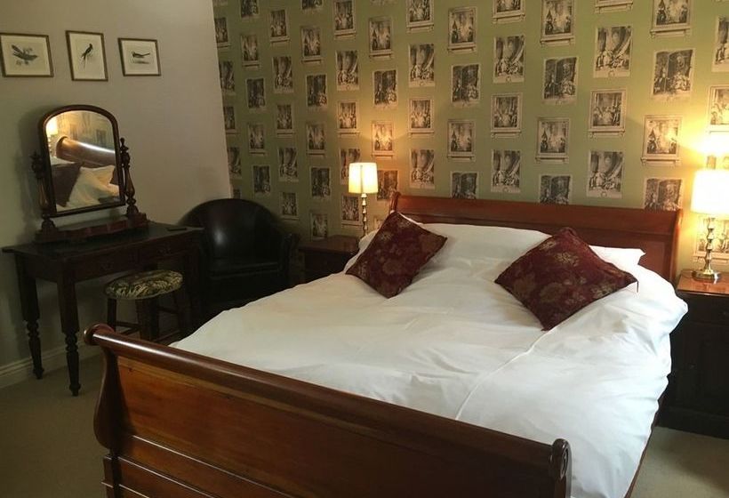 簡易ホテル The Crown & Plough