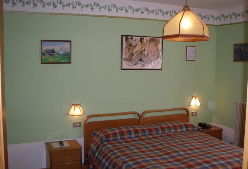 ホテル Albergo Ombrettola