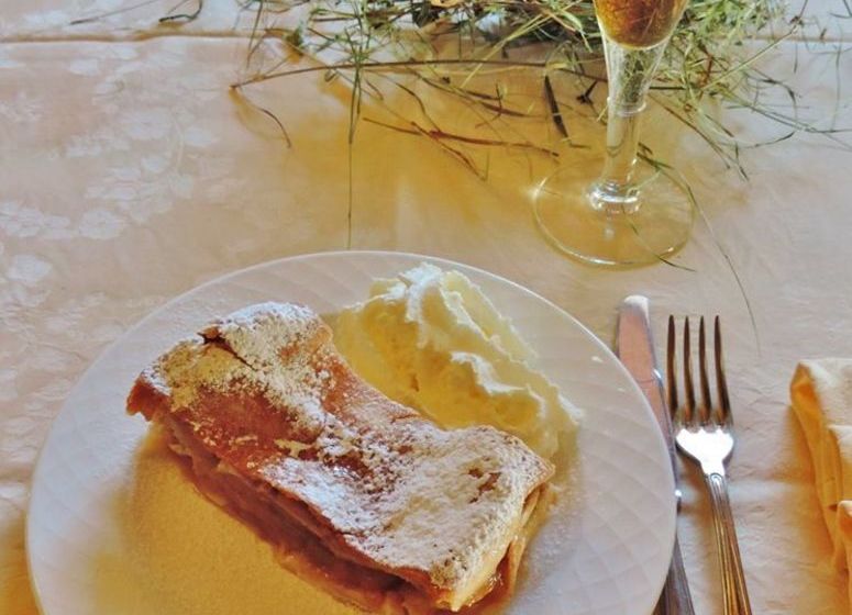 ホテル Albergo Ombrettola