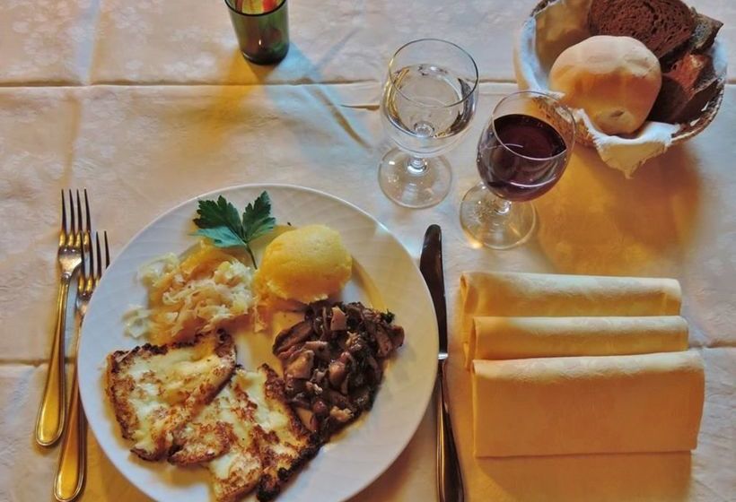 ホテル Albergo Ombrettola