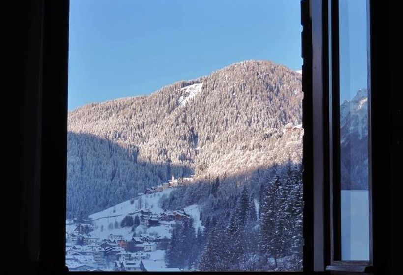 ホテル Albergo Ombrettola