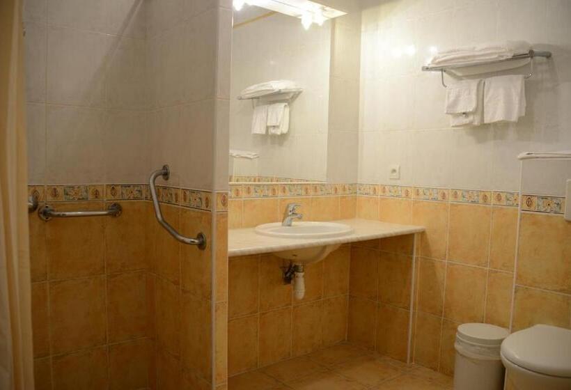 בית מלון כפרי Arena Restaurant Le Refuge