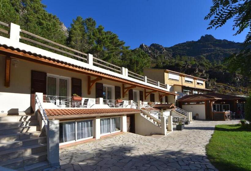 בית מלון כפרי Arena Restaurant Le Refuge