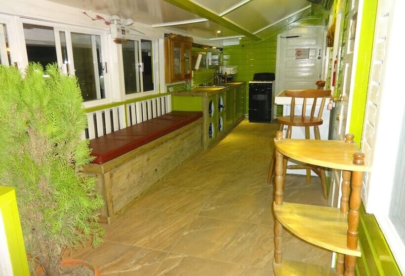 בית מלון כפרי Cocopele Inn