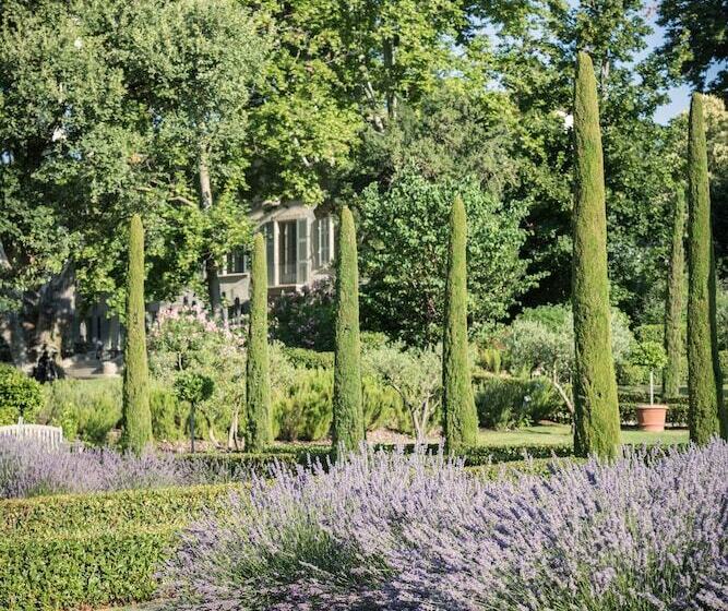 Отель Domaine De Fontenille