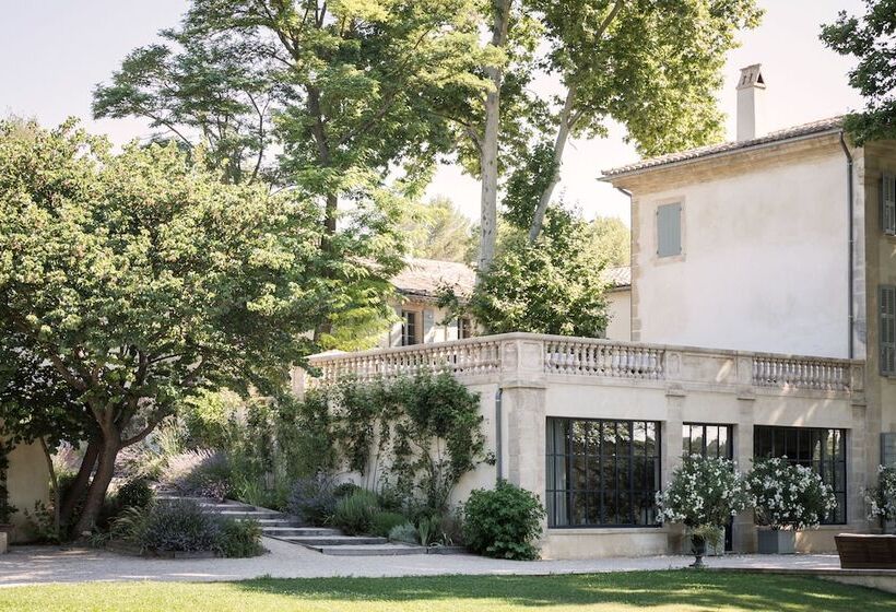 Отель Domaine De Fontenille