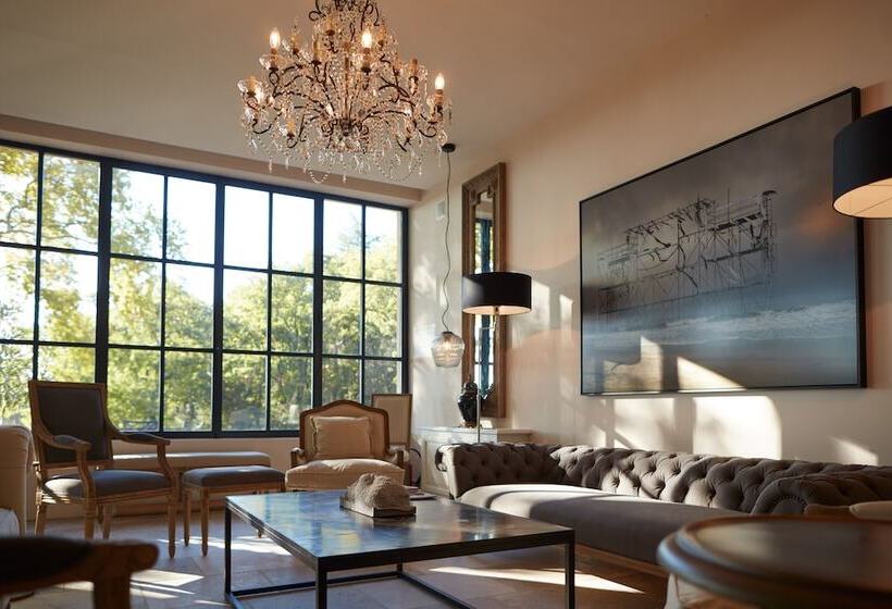 Отель Domaine De Fontenille