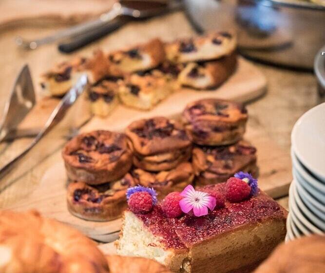 Отель Domaine De Fontenille