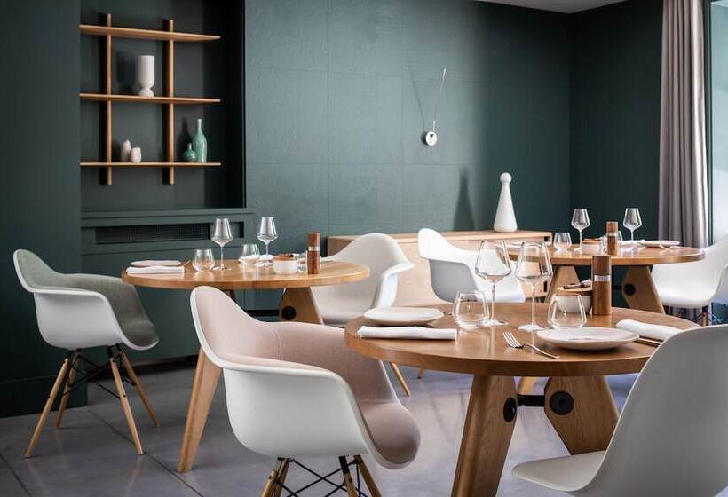 Отель Domaine De Fontenille