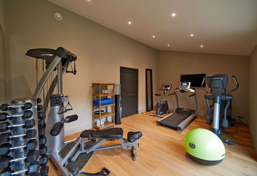 Отель Domaine De Fontenille