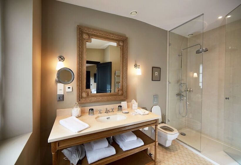 Отель Domaine De Fontenille