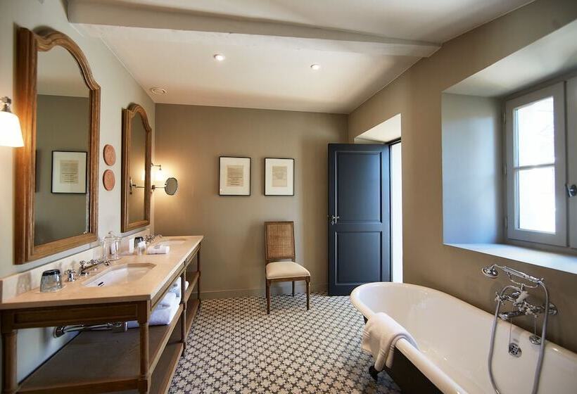 Отель Domaine De Fontenille