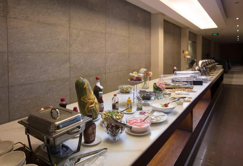 Grand Lily Hotel Suites