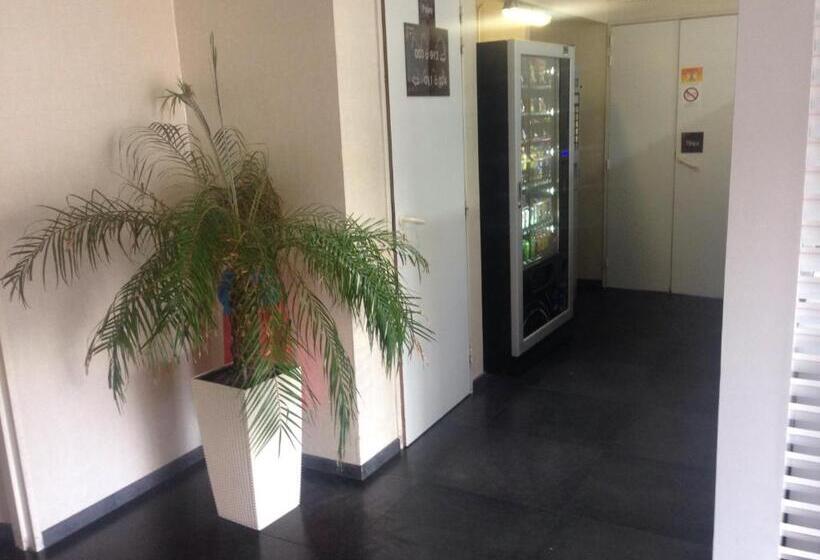 בית מלון כפרי Hôtel Akena Pierrelaye