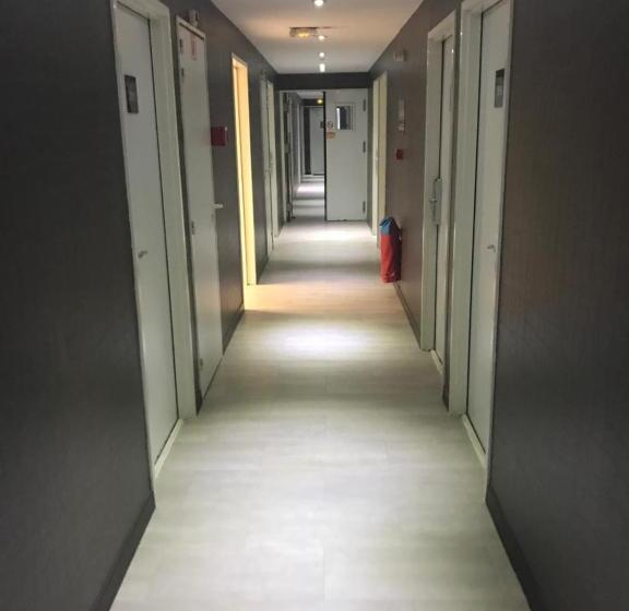 בית מלון כפרי Hôtel Akena Pierrelaye