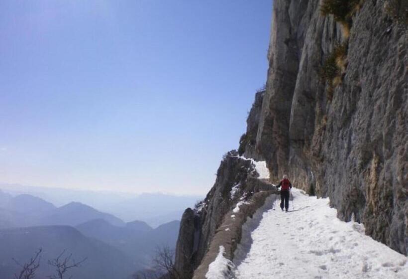 호텔 Hôtel Au Feu De Bois Bar à Vin Le 1605