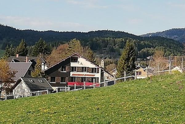 호텔 Hôtel Au Feu De Bois Bar à Vin Le 1605