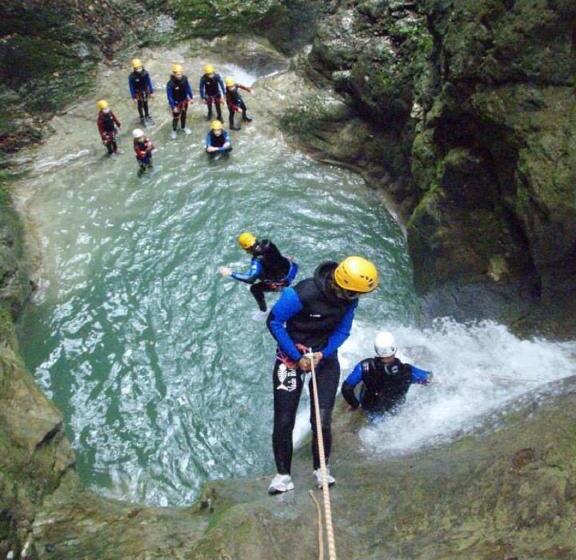 호텔 Hôtel Au Feu De Bois Bar à Vin Le 1605