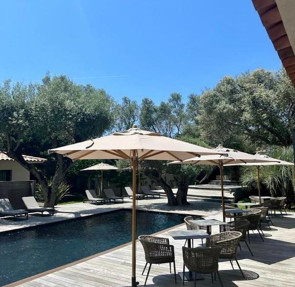 Отель Hôtel E Tre Stelle