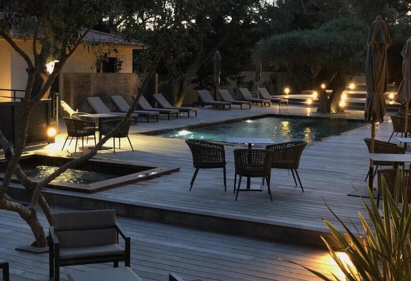 Отель Hôtel E Tre Stelle