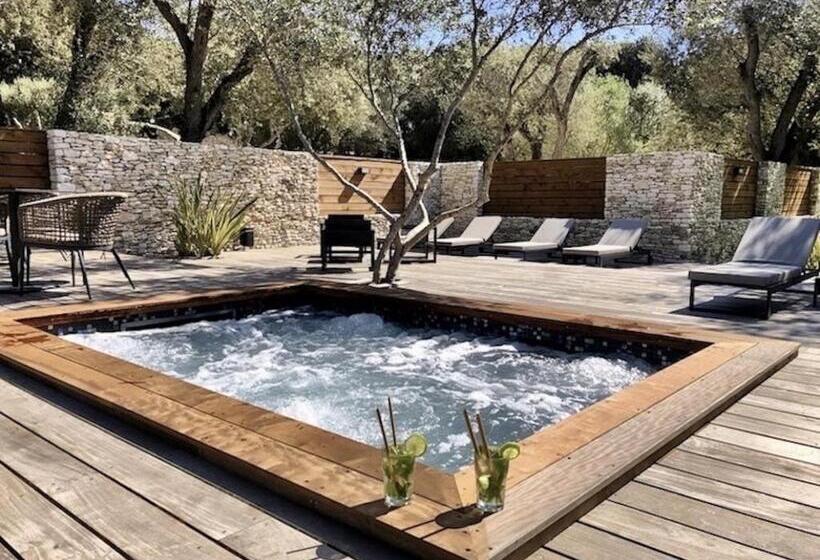 Отель Hôtel E Tre Stelle