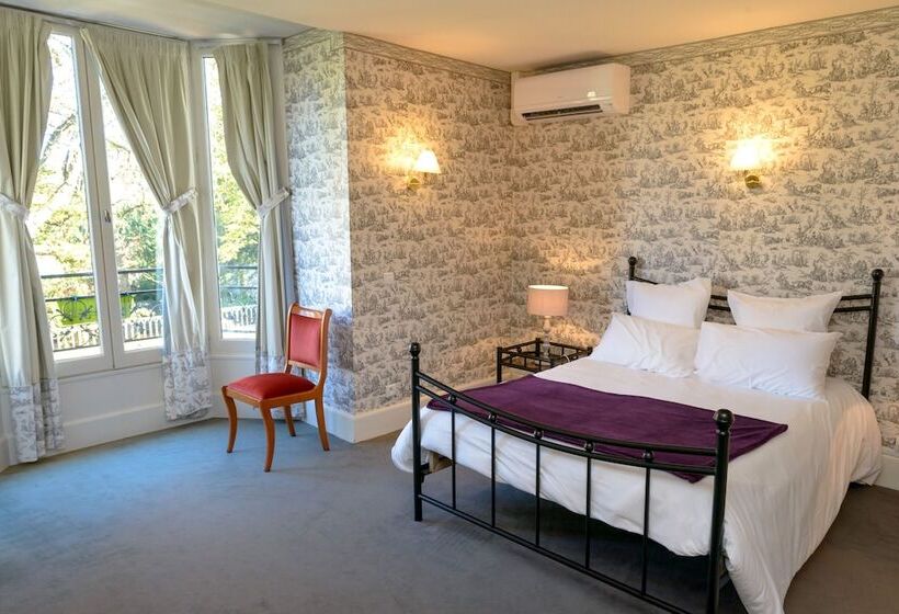 Отель La Tour De Ciron