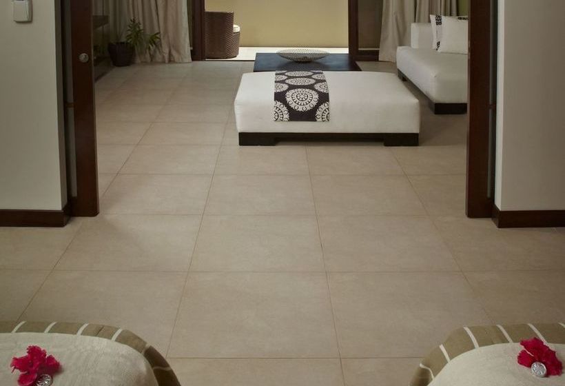 فندق Las Flores Resort